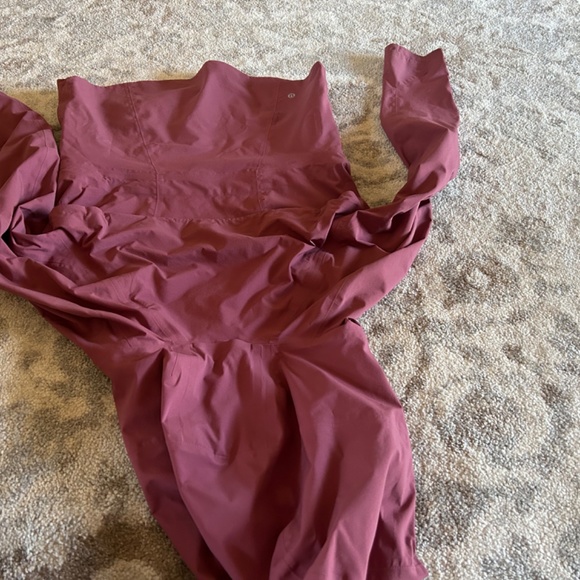 Size 4 lululemon jacket - Picture 2 of 2